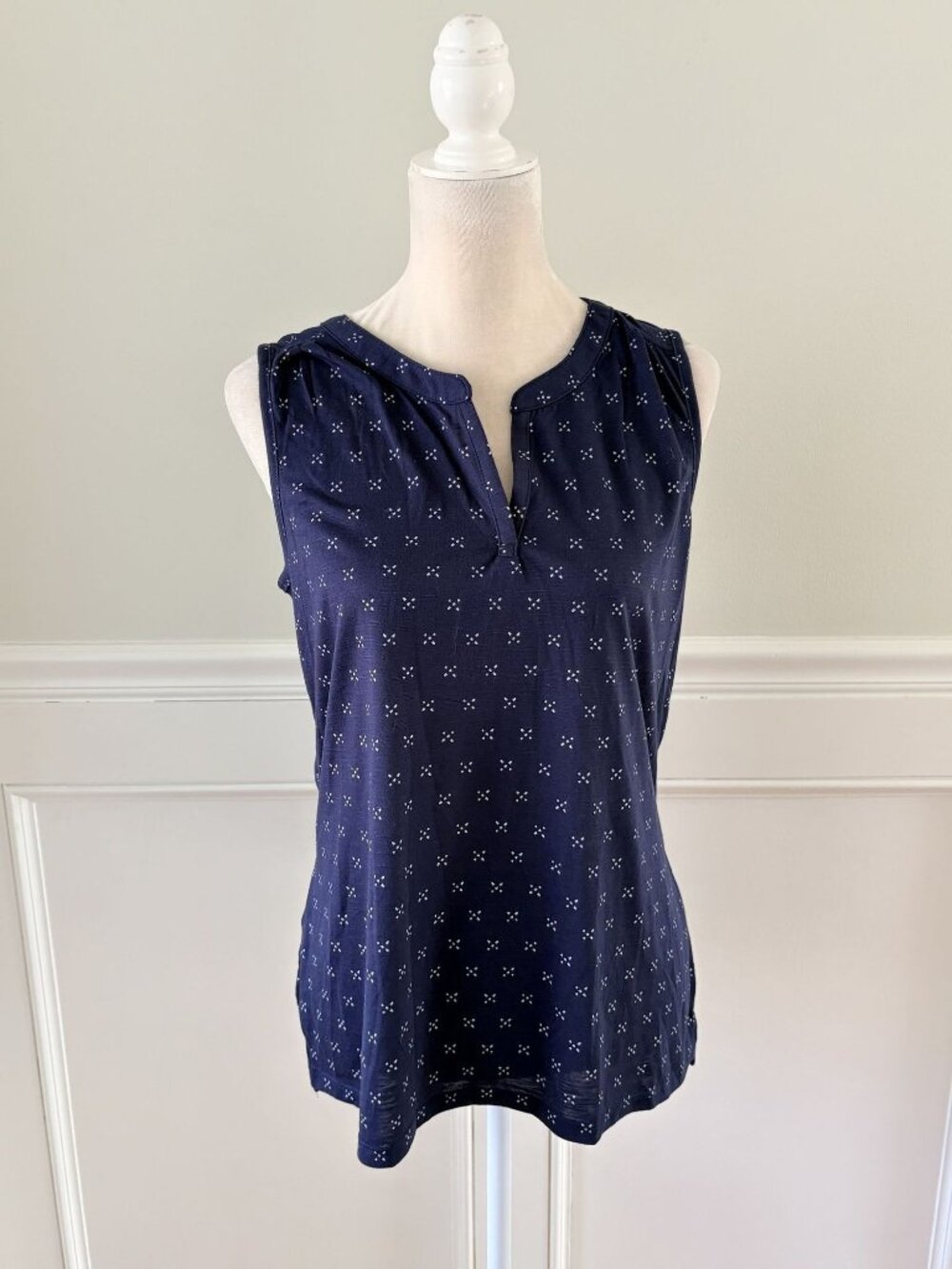 Sonoma Blue Print Split Neck Tank L Excellent Condition